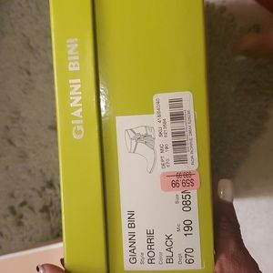 Gianni Bini blk boots with fringes